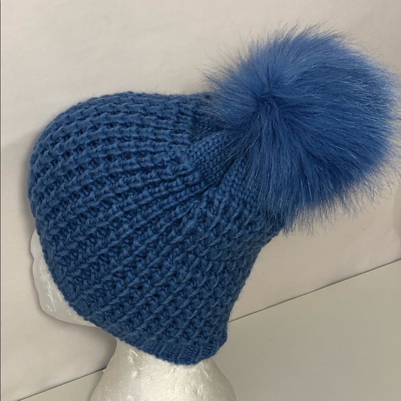KYI KYI CANADA Accessories - KYI KYI CANADA Faux Fur PomPom Waffle Knit Beanie